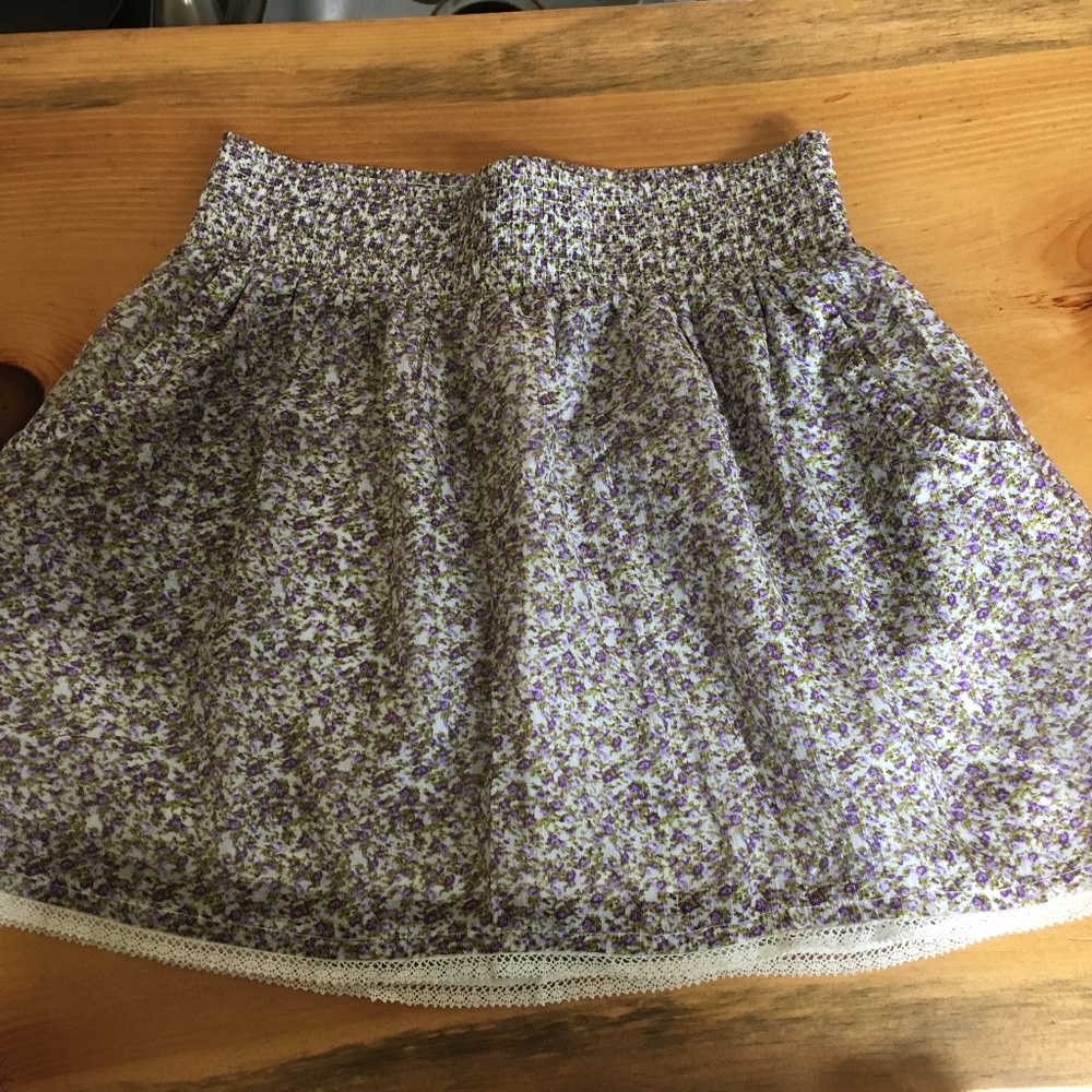 Dainty Lace Trim Skirt